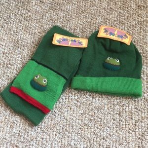 NWT! Kidorable Frog Scarf and Hat Set